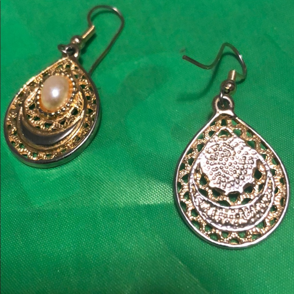 Used earrings 2” - Picture 2 of 5